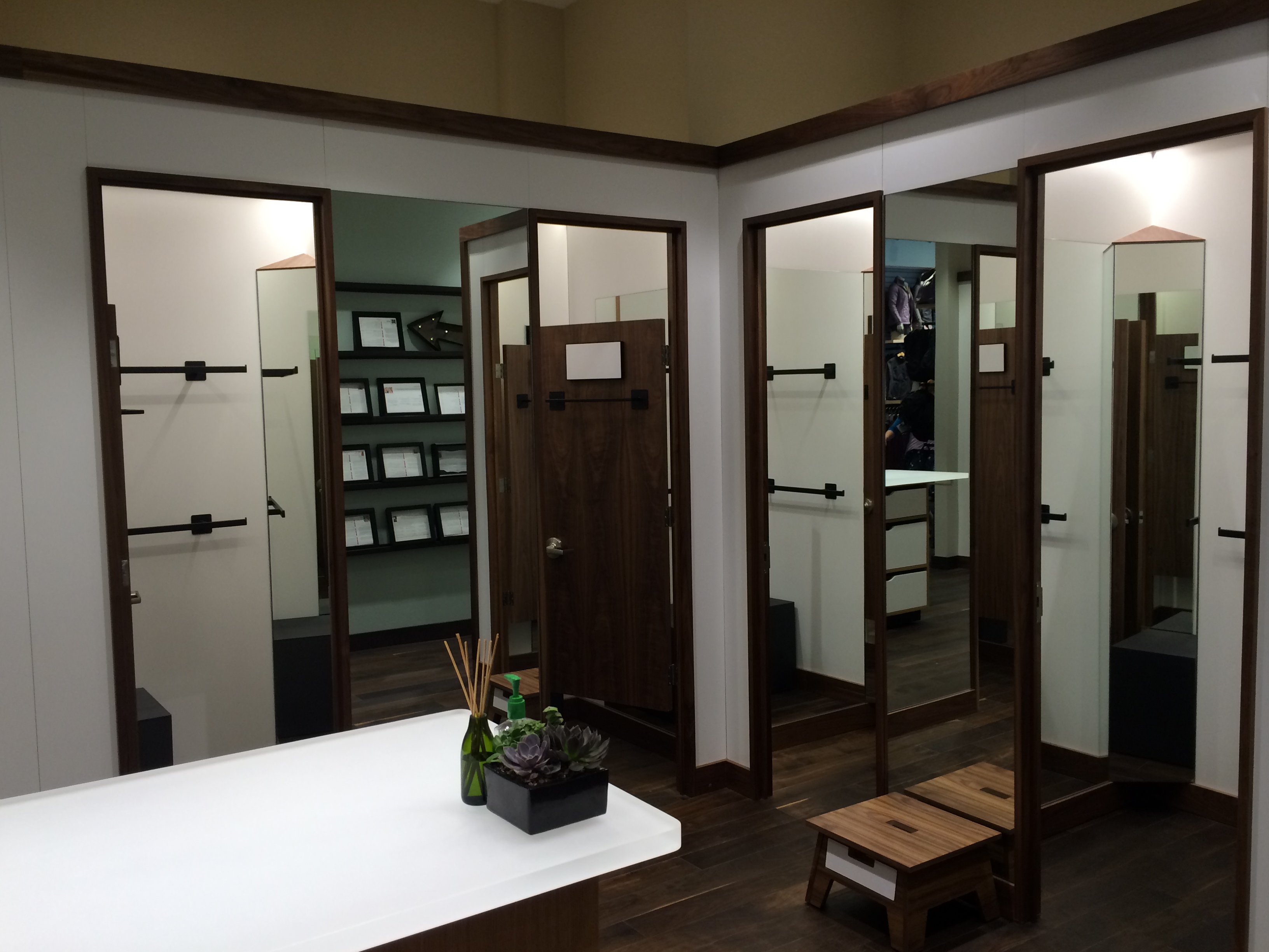 Lululemon, Roosevelt Collection Shops